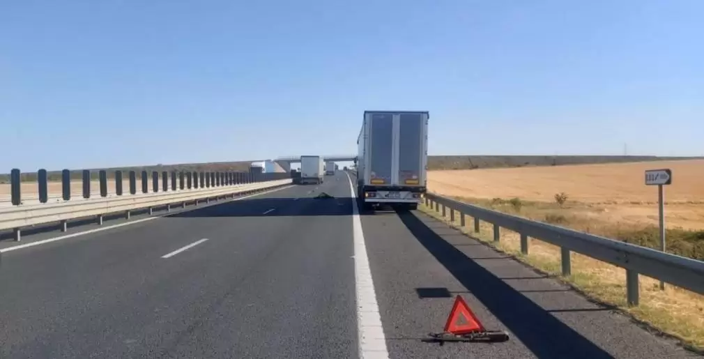 Șofer de camion, acroșat mortal în timp se dădea jos din cabină