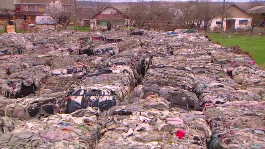 Femeie, condamnată pentru că a introdus în România 33 de camioane de deșeuri