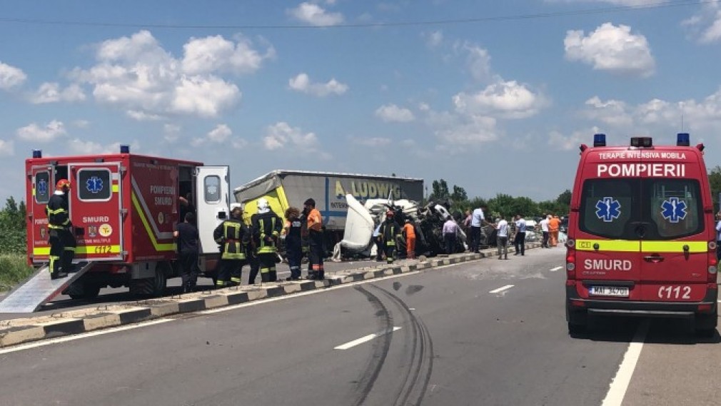 VIDEO cu accidentul dintre două TIR-uri din județul Giurgiu