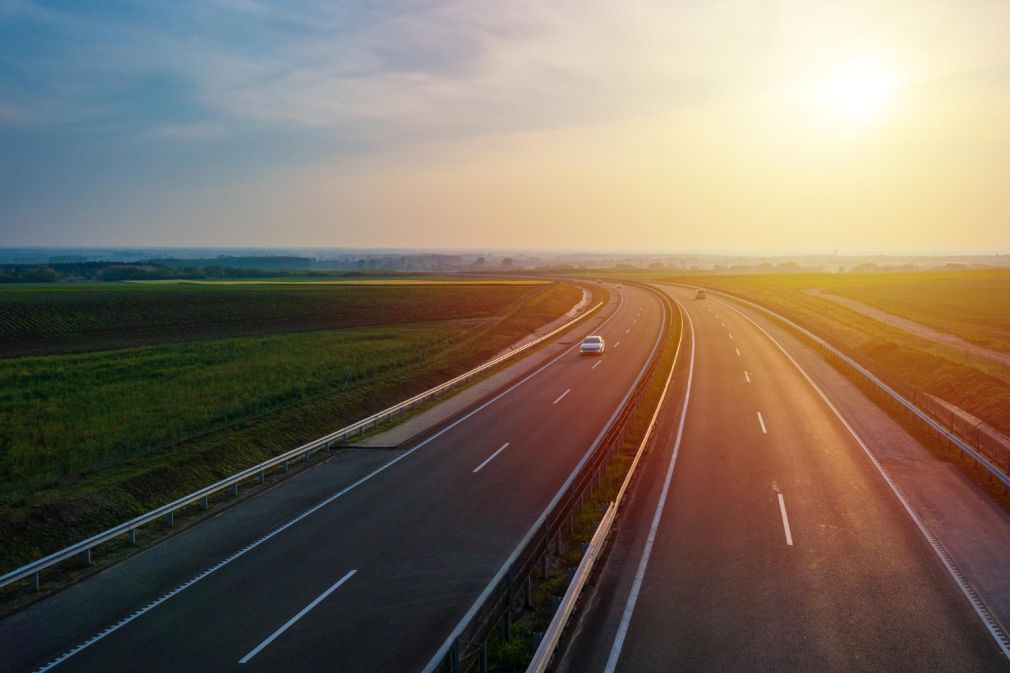 Șofer de 77 de ani, surprins circulând pe contrasens pe Autostrada A7